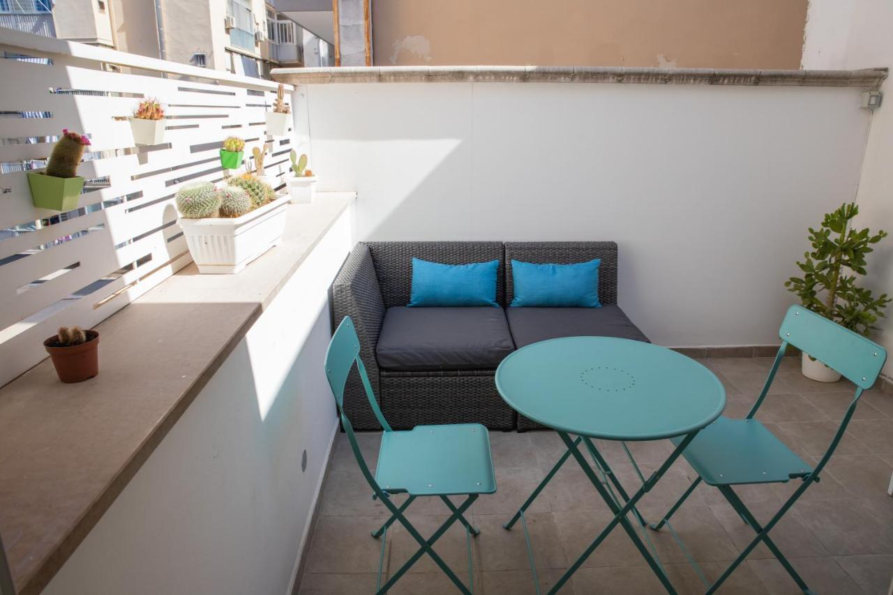 Casa Ginebras Apartment Bari Bagian luar foto