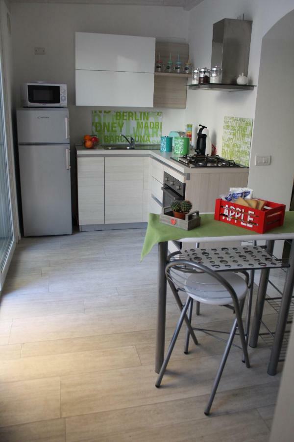 Casa Ginebras Apartment Bari Bagian luar foto