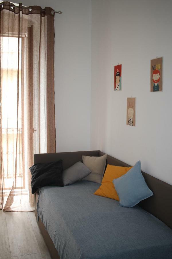 Casa Ginebras Apartment Bari Bagian luar foto