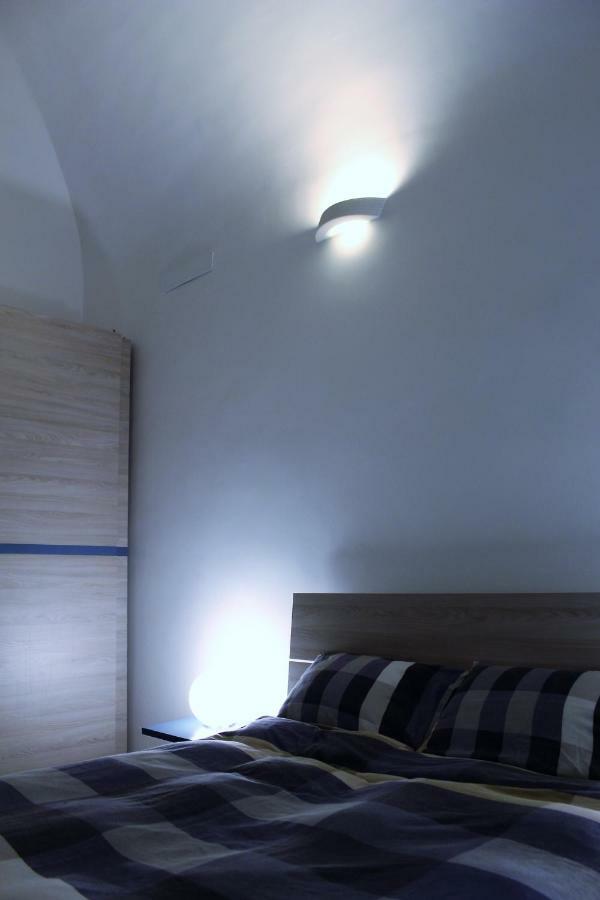 Casa Ginebras Apartment Bari Bagian luar foto