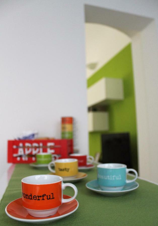 Casa Ginebras Apartment Bari Bagian luar foto